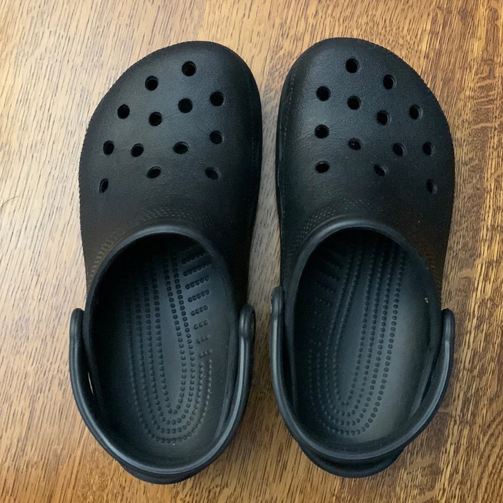 Crocs Black sz. M5 W7